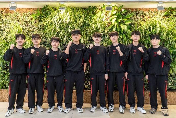 T1俱乐部官方发布动态:出发去中国啦