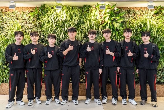 T1俱乐部官方发布动态:出发去中国啦